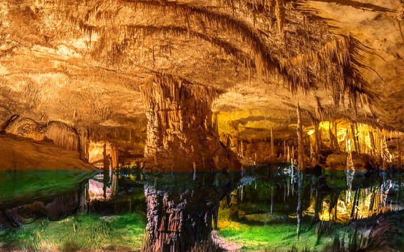 L'intérieur des grottes de Drach, Majorque, Espagne