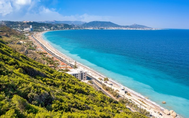 plage aux eaux cristallines d'Ixia, Grèce
