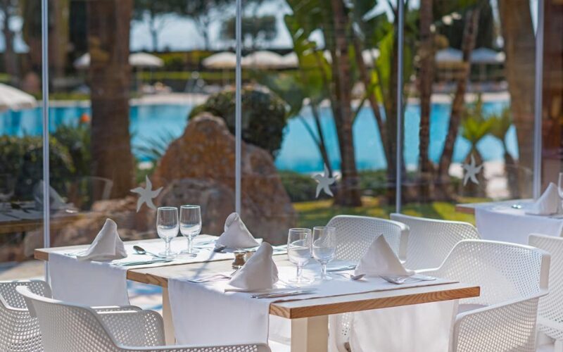 La terrasse du restaurant de l'Hôtel Iberostar Malaga Playa