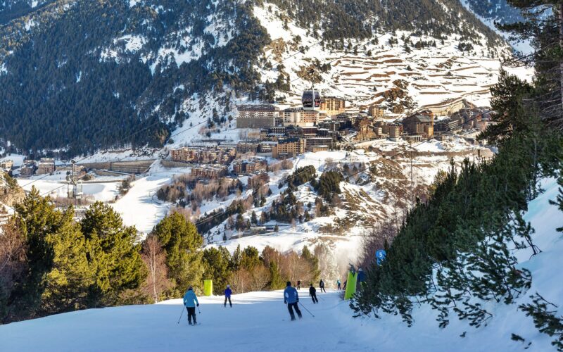 andorra dorp pistes skivakantie