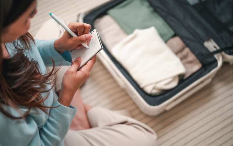 inpakken vakantie lijstje koffer kleding