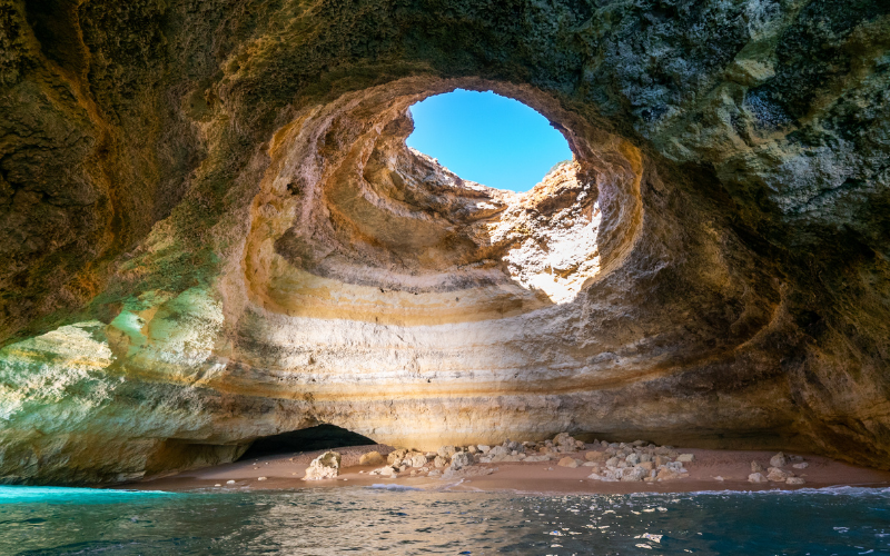Grotte de Benagil, à Lagos, Portugal